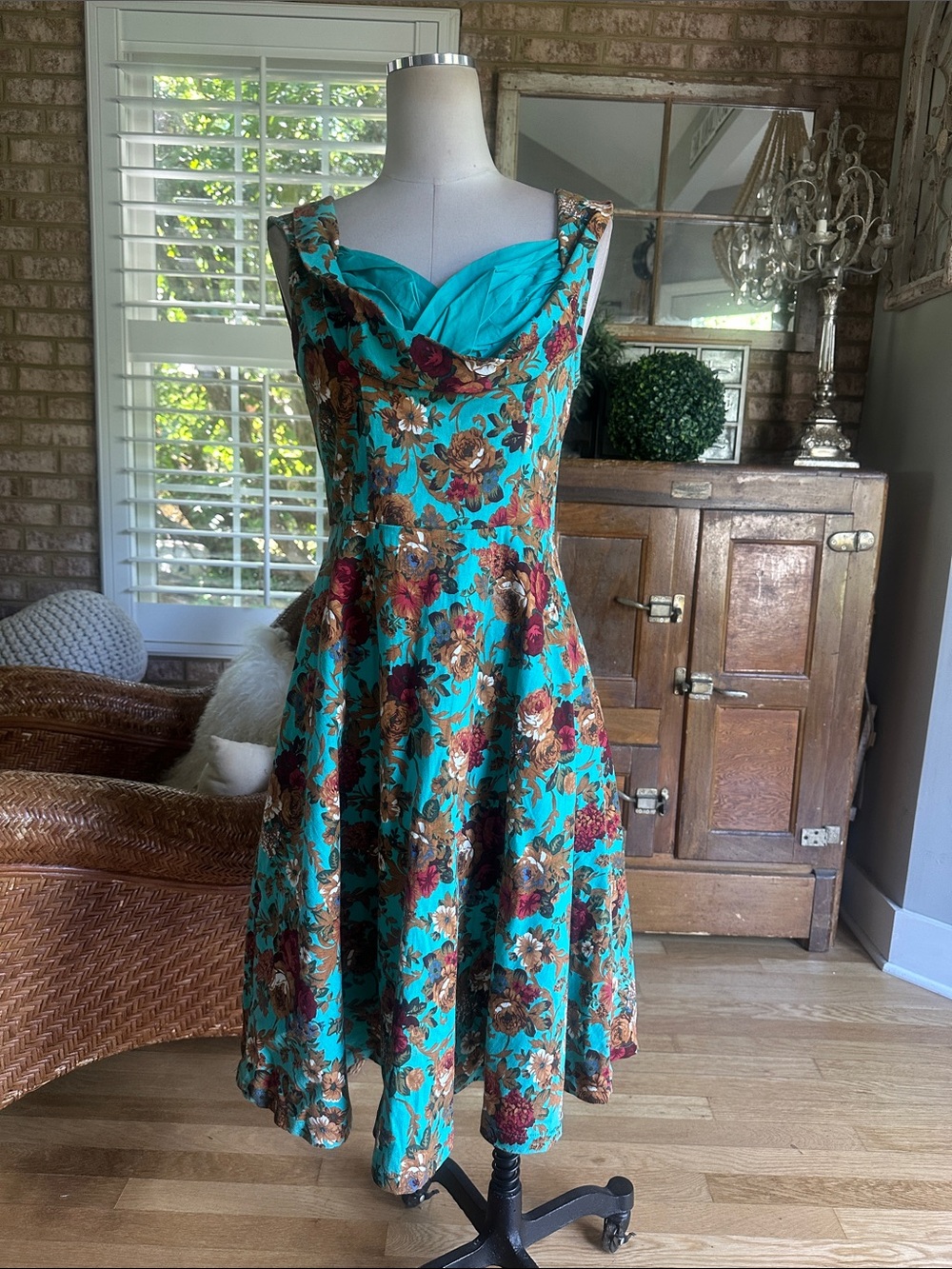 LINDY BOP ROCKABILLY PIN UP SLEEVELESS DRESS SMALL NEW